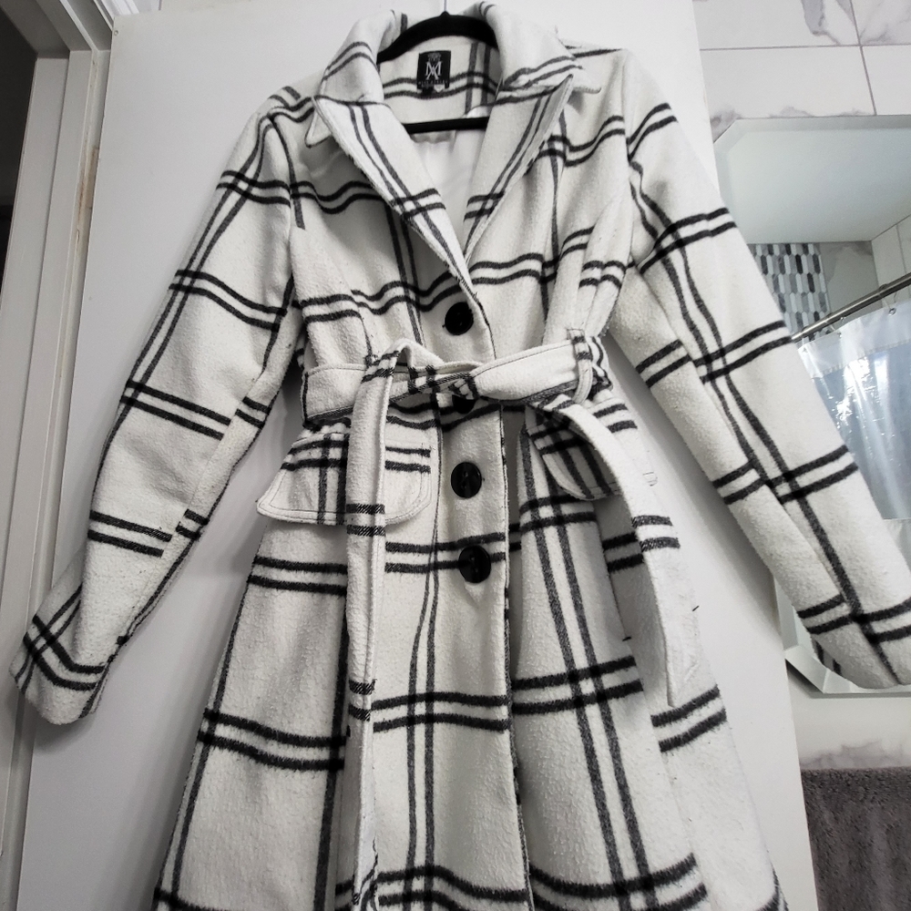 White & Black windowpane coat- L